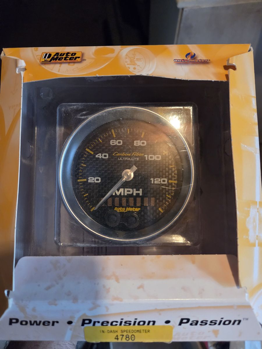 Autometer carbon fiber gps speedometer