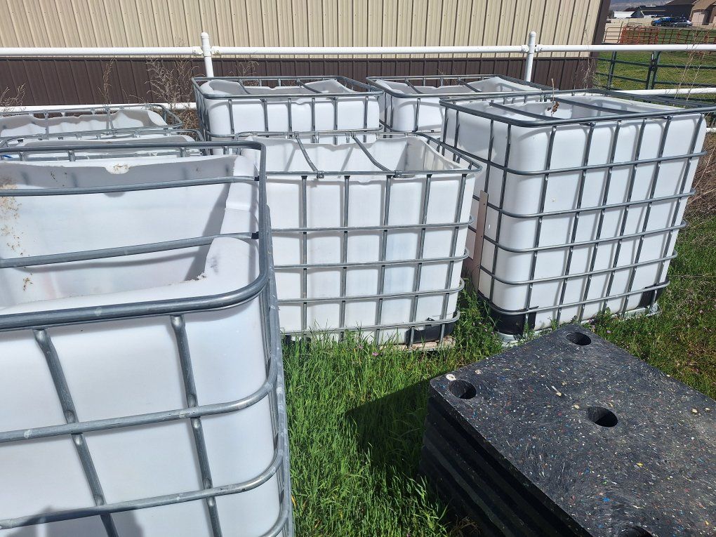 Storage containers