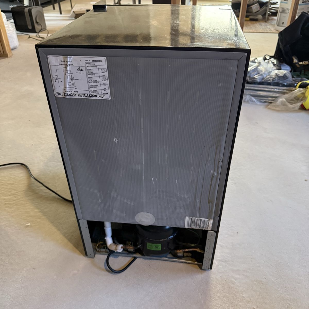 Main image 3