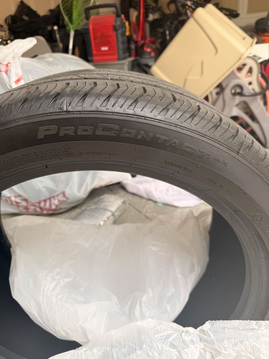 Continental ProContact RX 235/40R19 96W XL All-Season Tire - Single Used Tire