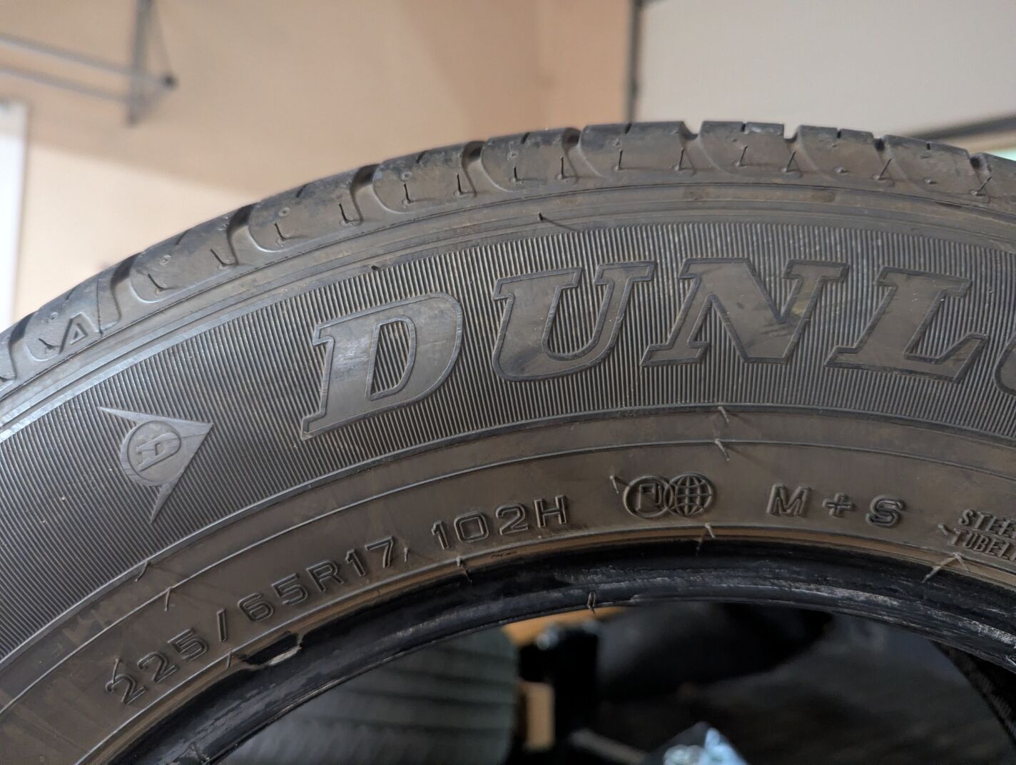 Snow Tires, DUNLOP SURETRAC COMFORTRIDE Mud and Snow, 225/65R17(QTY:4)