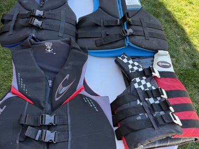 Life Jackets / Vests (ADULT)