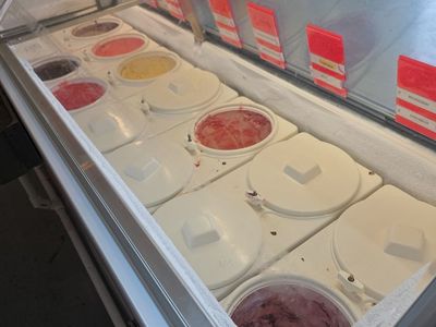 Commercial Ice Cream Dipping Cabinet Freezer Display Case - Excellent Condition