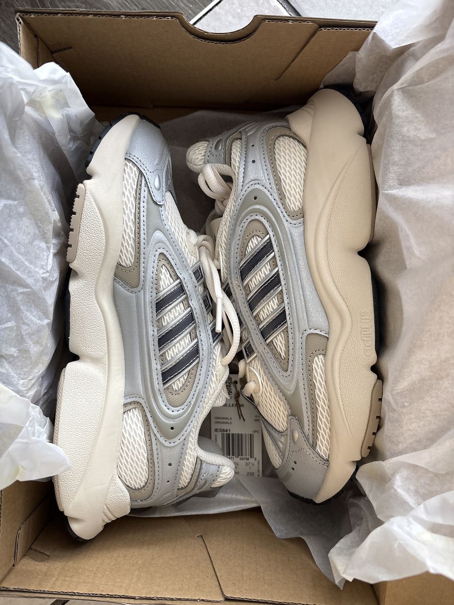 Brand new authentic adidas ozmillen size 6 women