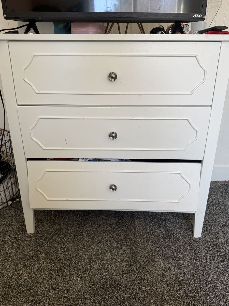 White 3-Drawer Dresser / Storage Cabinet