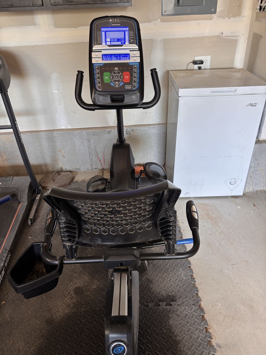 Nautilus R618 Recumbent Exercise Bike - Black, Magnetic Resistance, Upright Seating