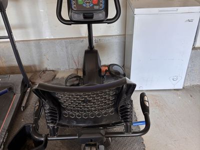 Nautilus R618 Recumbent Exercise Bike - Black, Magnetic Resistance, Upright Seating