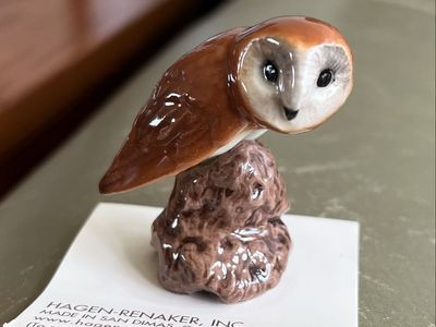 Hagen-Renaker Ceramic Barn Owl Figurine Miniature Bird on Stump