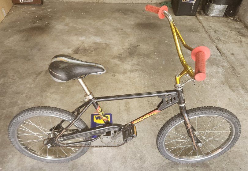 AWESOME VINTAGE CYCLE PRO MACHO BMX BIKE