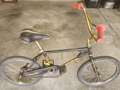 AWESOME VINTAGE CYCLE PRO MACHO BMX BIKE