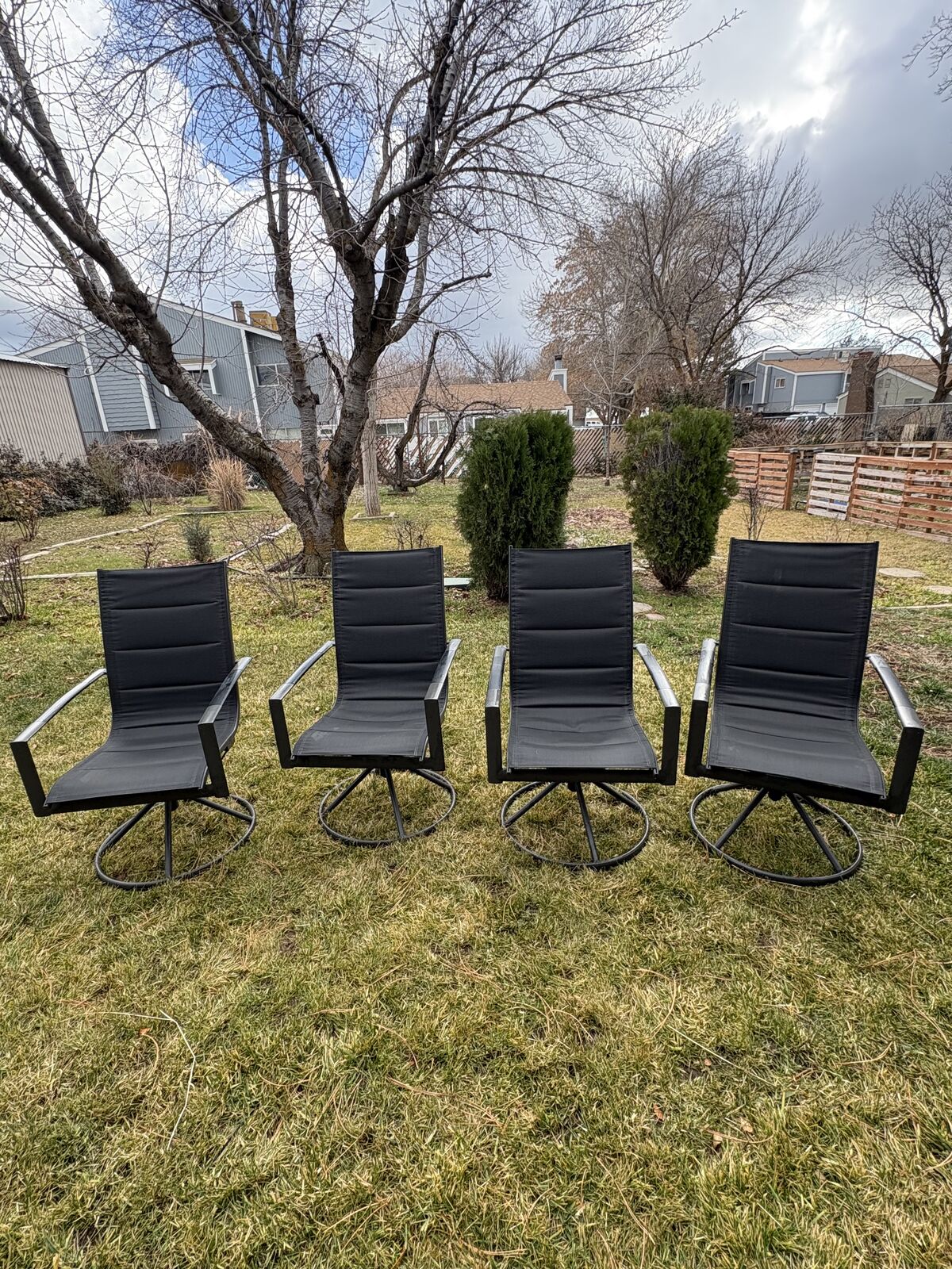 Patio Table Chairs x4