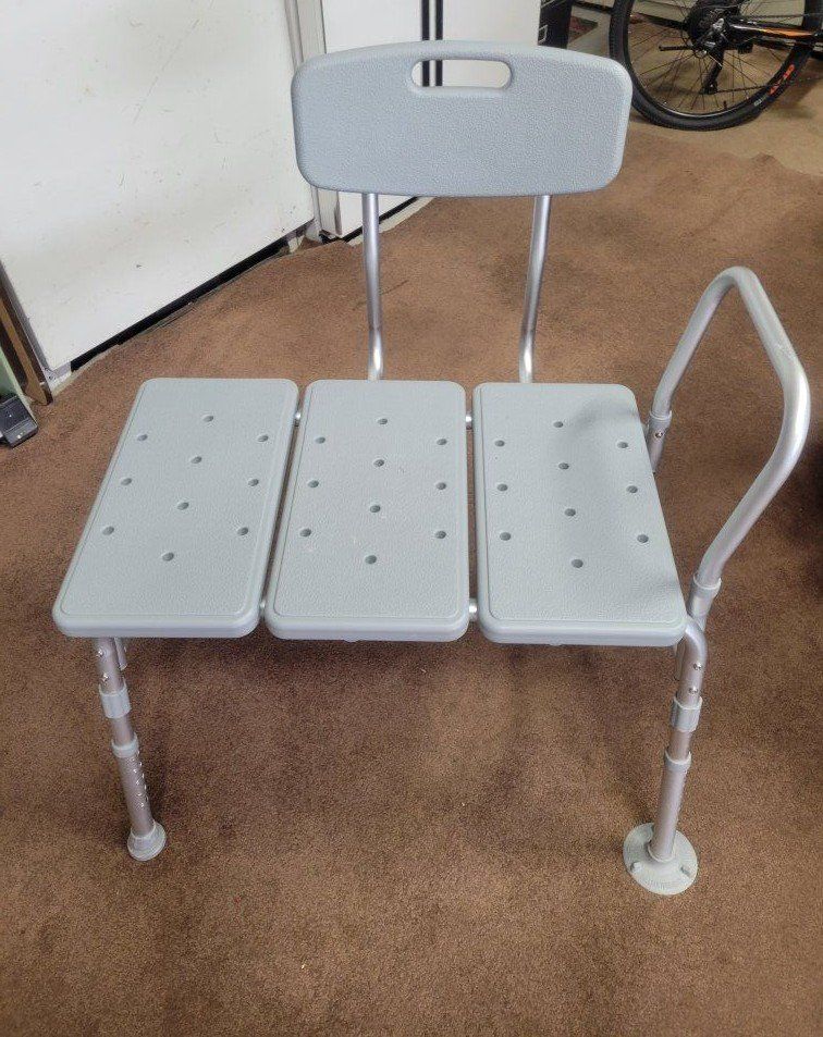 BATH AND SHOWER CHAIR