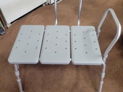 BATH AND SHOWER CHAIR