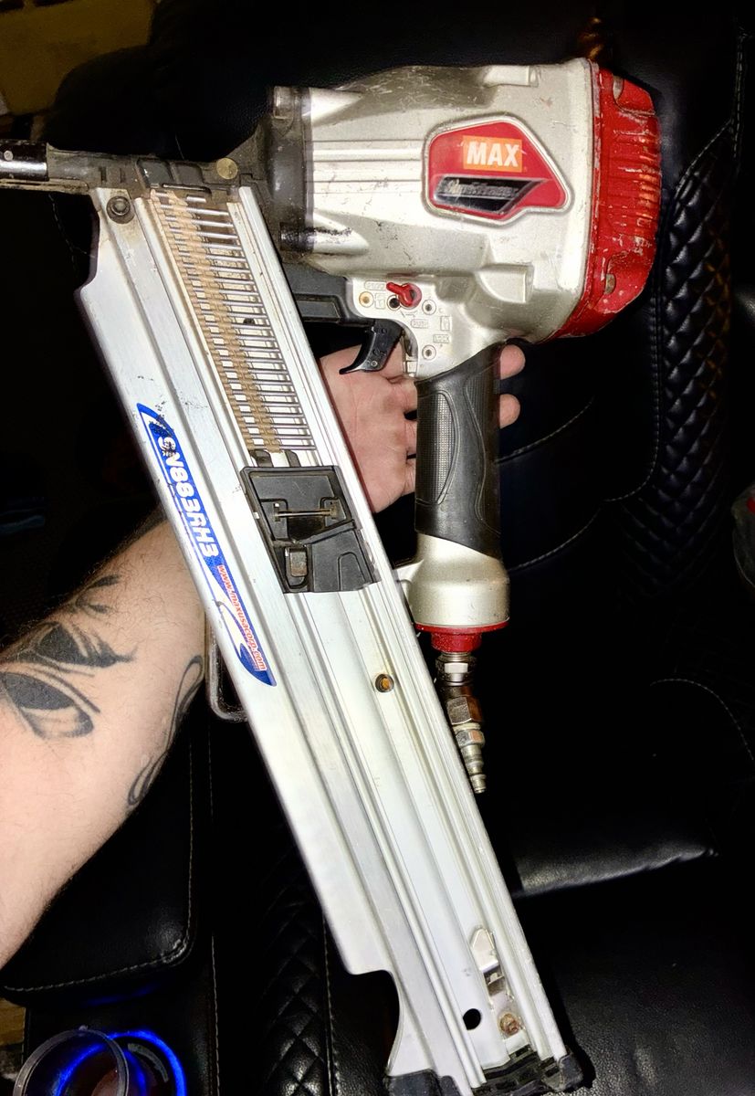MAX SuperFramer 2-in 21-Degree Pneumatic Framing Nailer (Bare Tool Only)