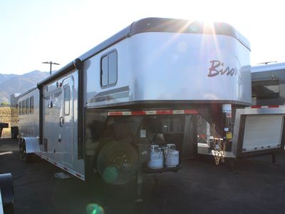Bison Ranger 7411.S Horse Trailer w/Living Quarters