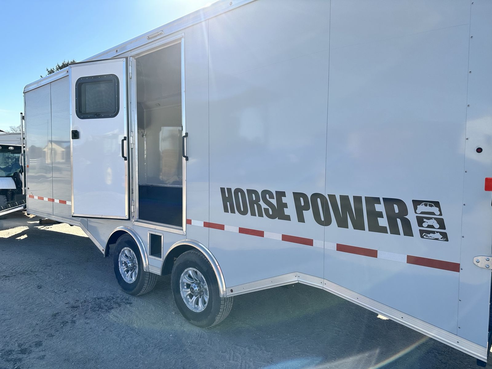 2021 Horse Power Logan Coach 29’