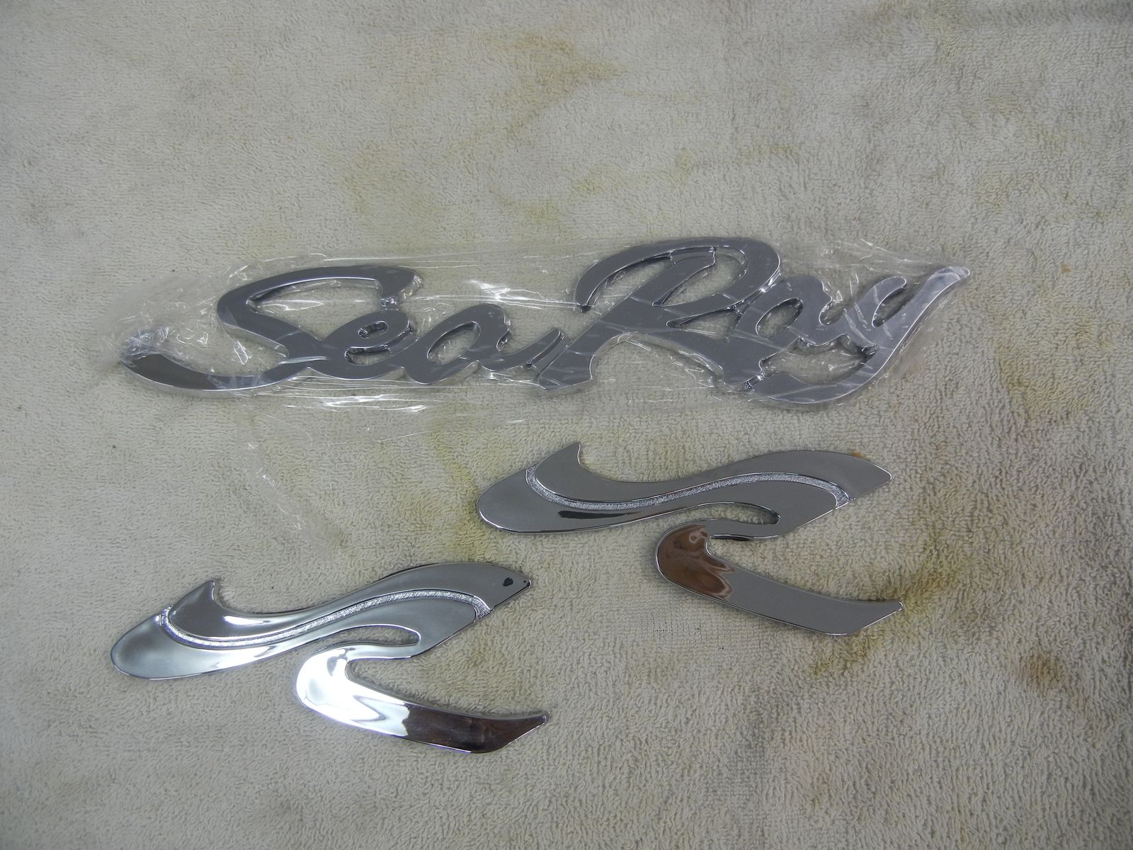 Boat  New Sea Ray Searay SCRIPT Emblem Badge Letters Self-Adhesive