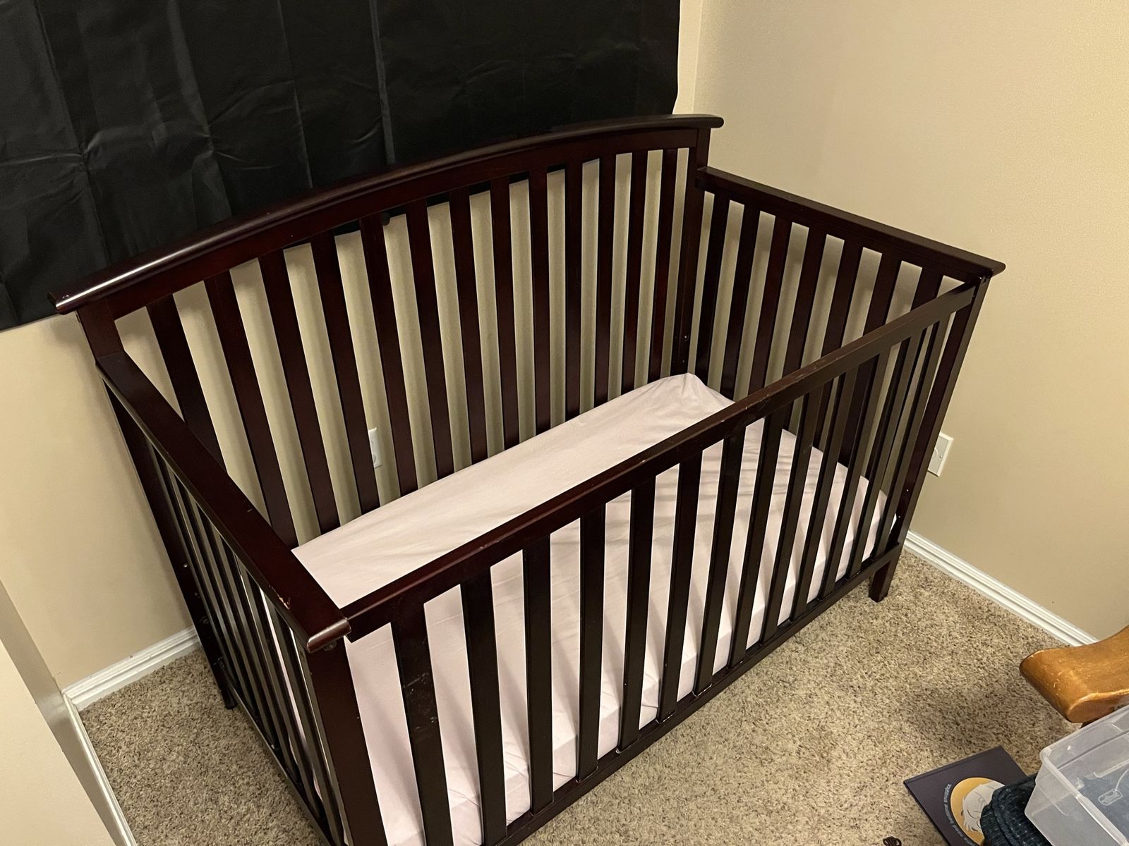 Convertible Crib with Mattress – Adjustable Height