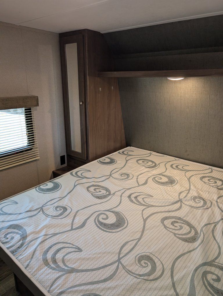 Main image 11
