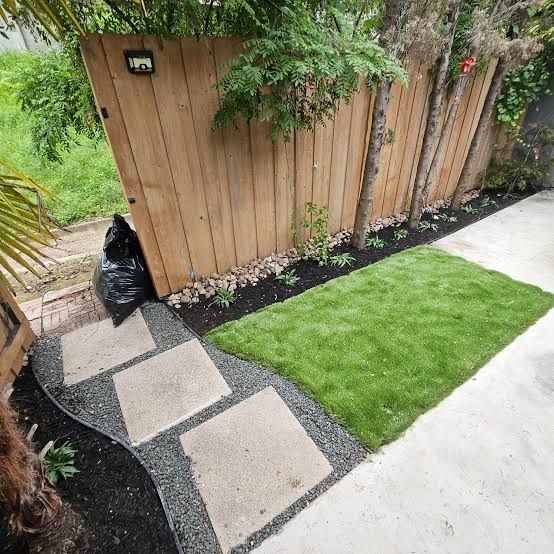 We install // Small area turf