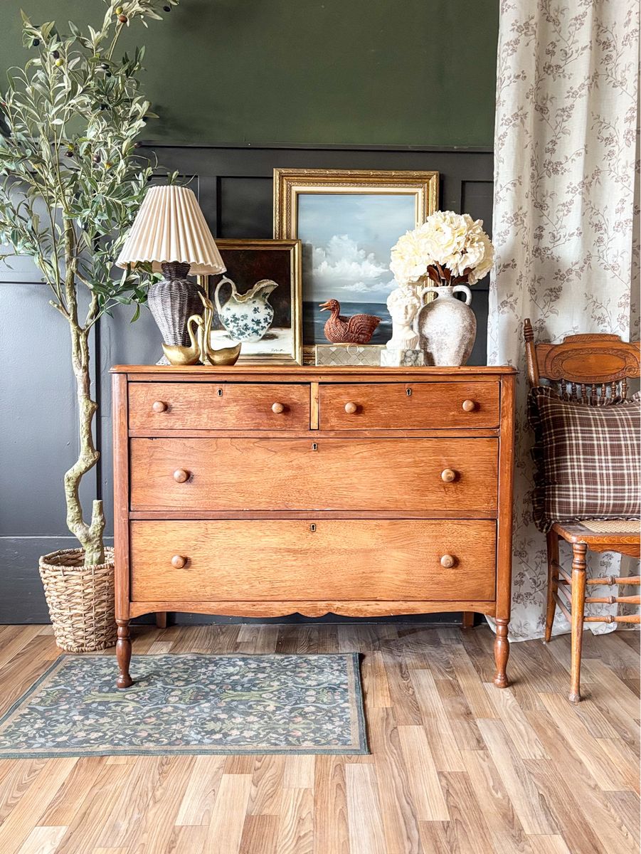 *FREE DELIVERY* Antique Wood Chest of Drawers/Dresser circa 1900–1920
