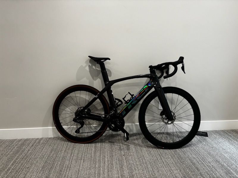 2024 Trek Madone SL6 Di2 | 54" Road Bike
