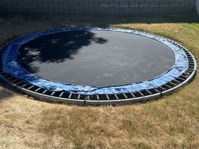 14’ Trampoline