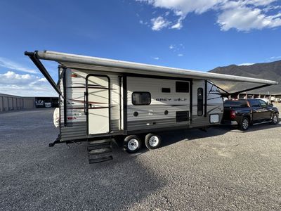 Pristine 2015 Grey Wolf Limited Double SLide