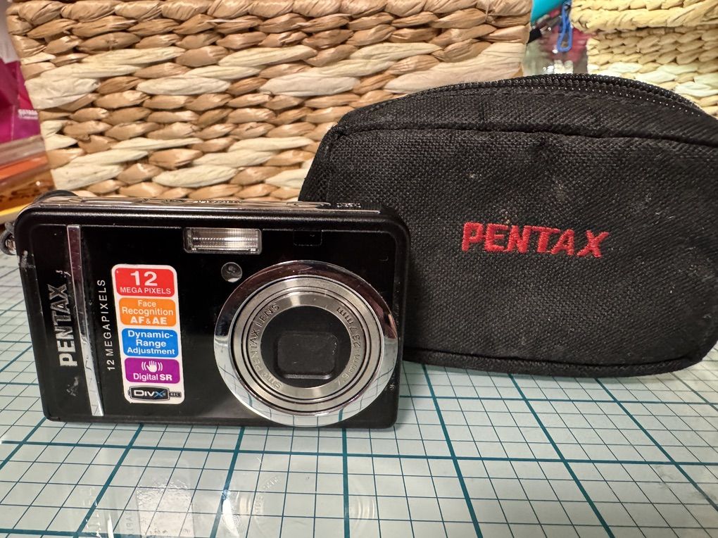 Pentax 12MP Digital Camera (no charging Cable)