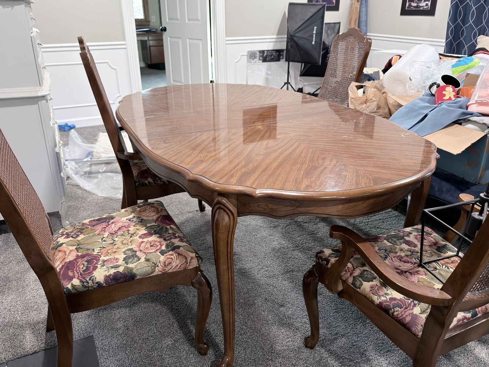 Dining Table And 6 Chairs