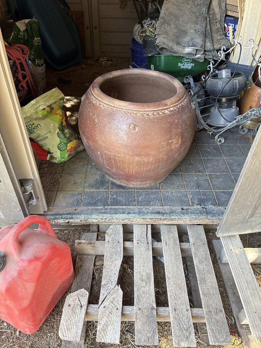 Amazing  Vietnamese clay pot