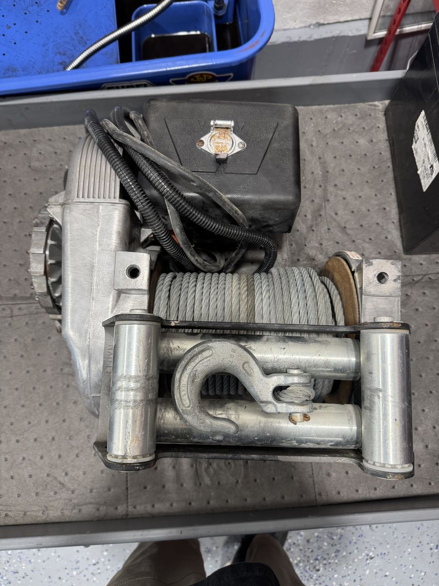 Main image 3