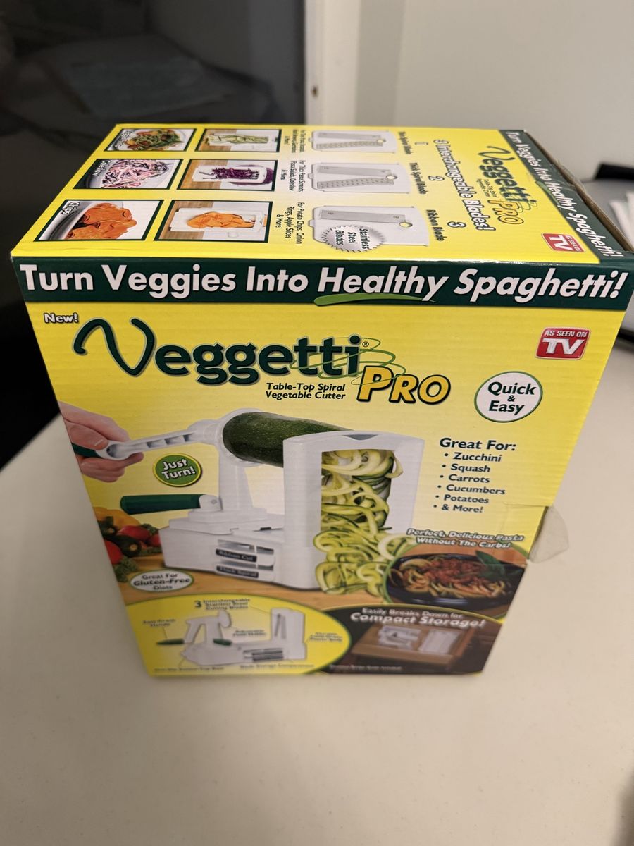 Vegggetti Pro Table-Top Spiral Vegetable Cutter - Quick & Easy, Perfect for Zucchini Noodles!