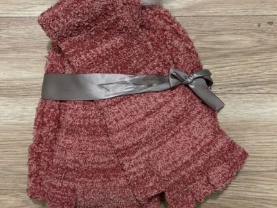 Hat Gloves Set- 2-Piece Womens OS Pink Fur Pom Pom