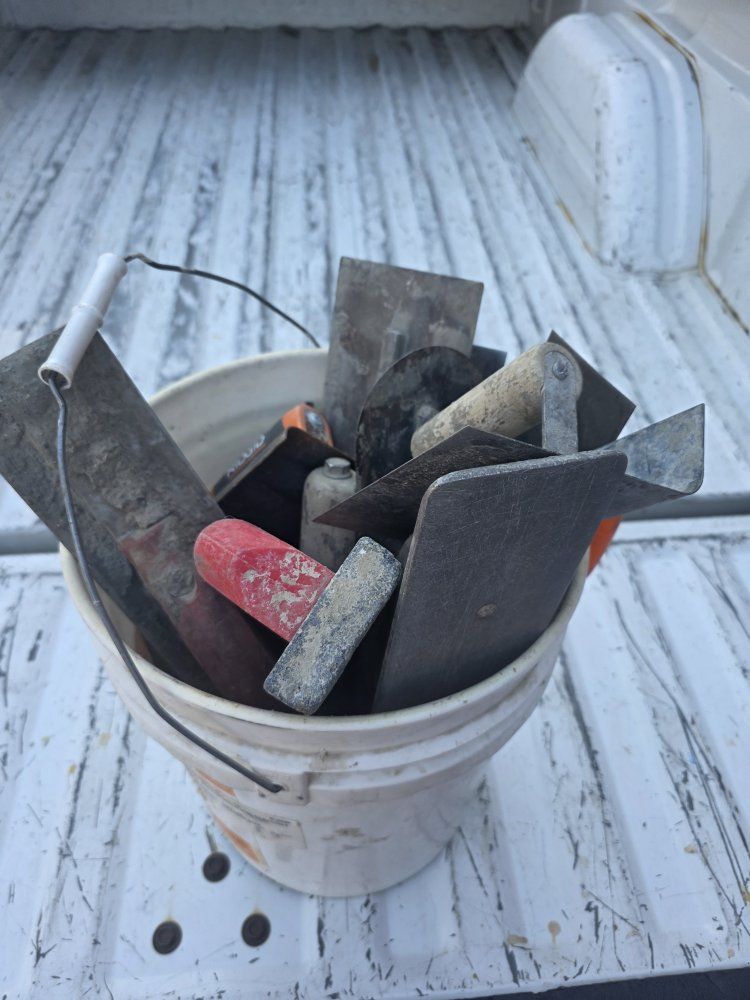 5 gallon bucket of concrete tools