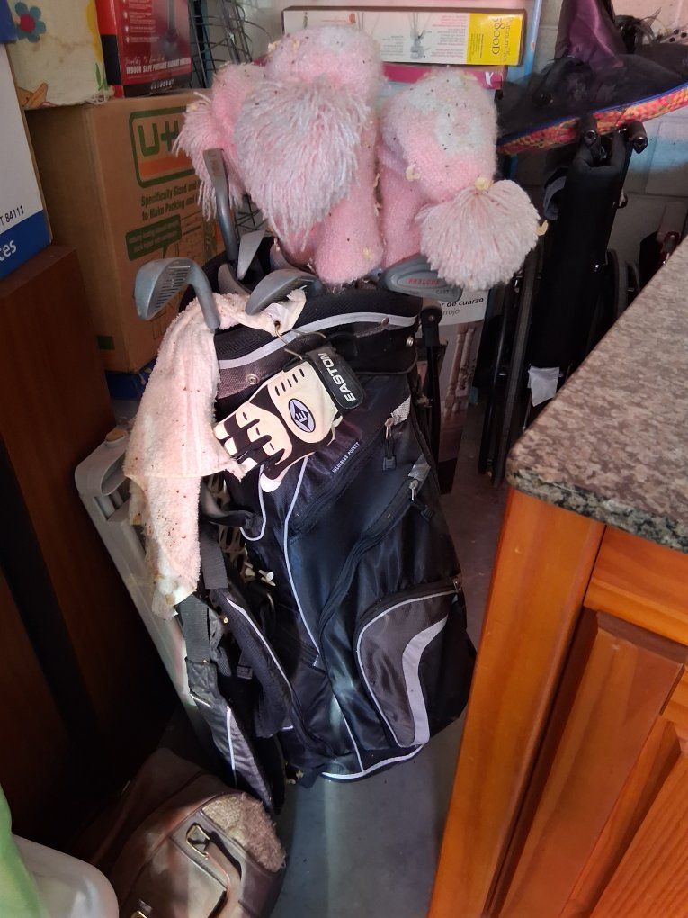 Black Golf Bag with left handed Clubs and Pink Pom Pom Headcovers - Full Set for Sale