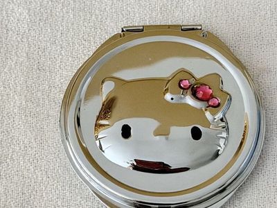 Hello Kitty Mirror & Earring Set