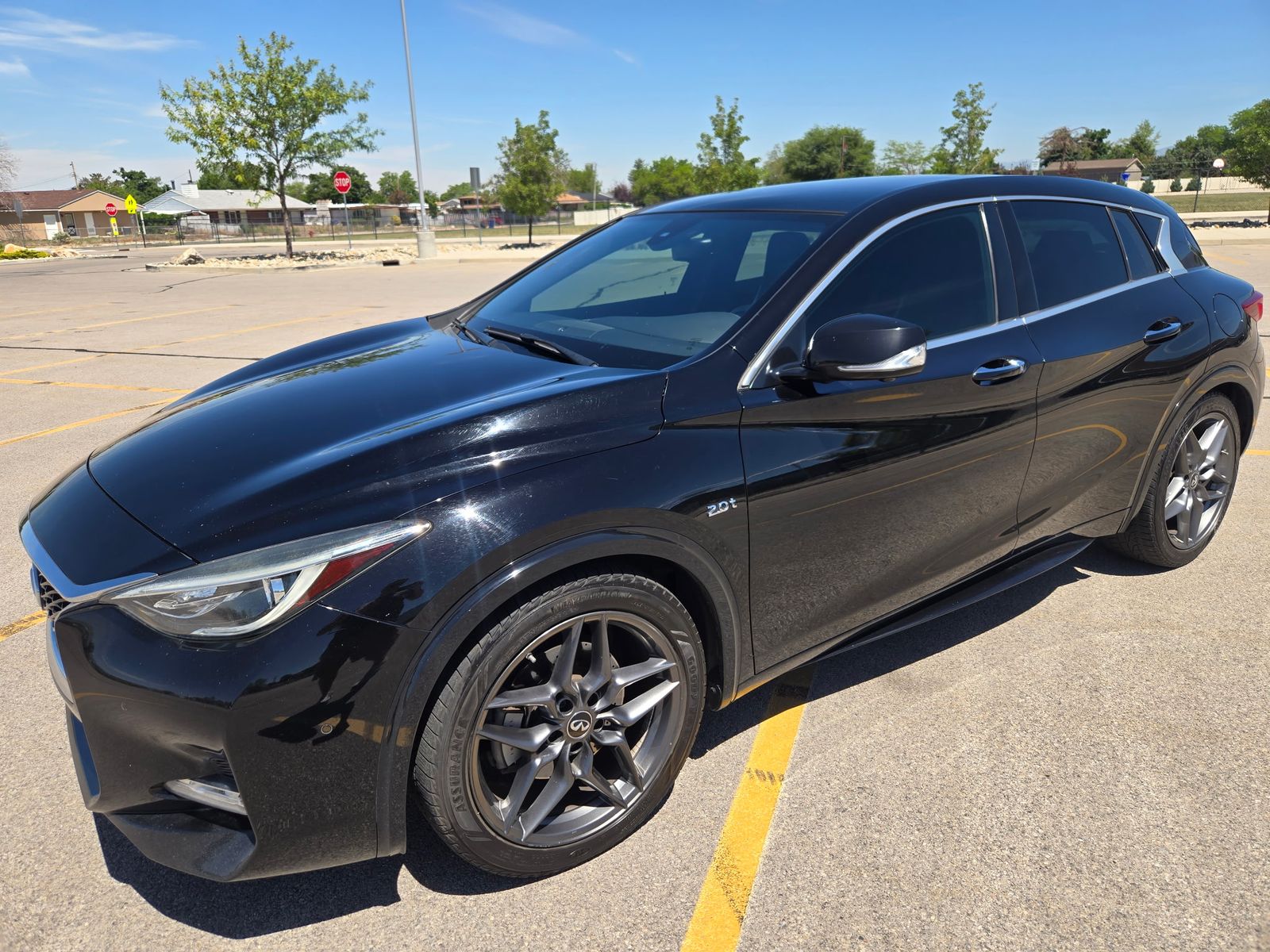 2017 Infiniti QX30 Sport