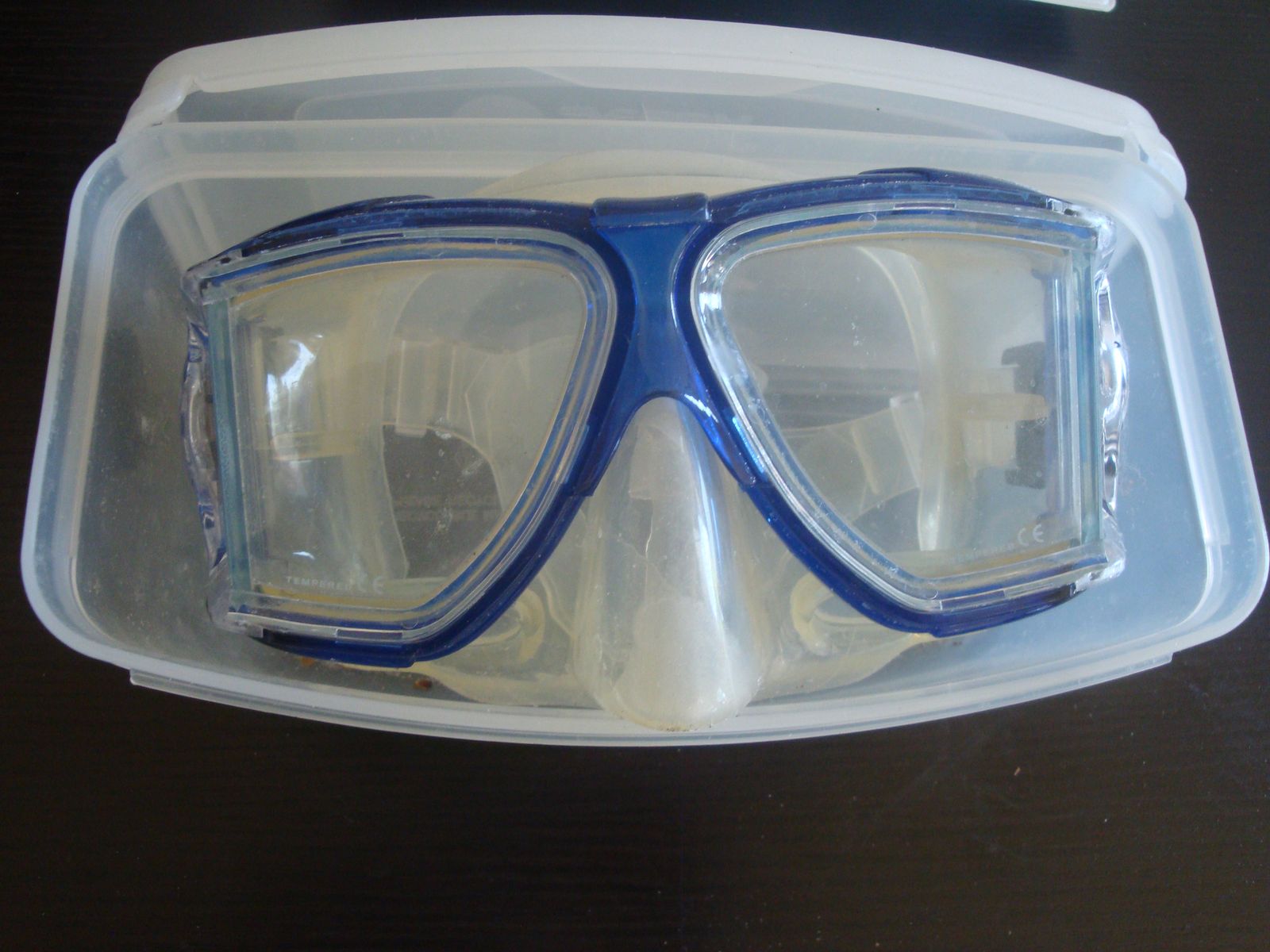 swim goggles