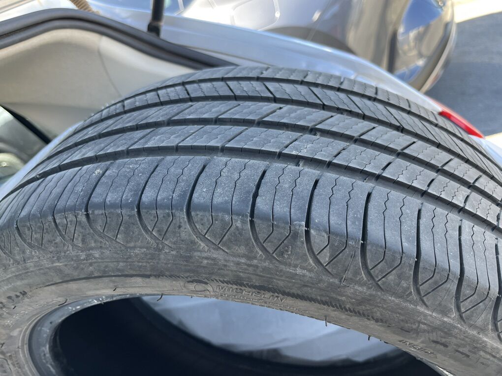 4 Tires 225 50 17 Michelin Defender