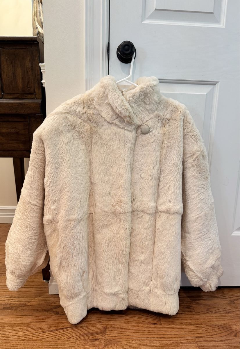 Beautiful Faux fur Cream Coat