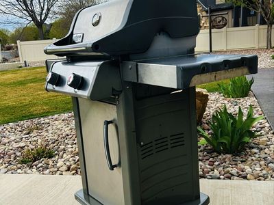 WEBER SPIRIT- 2 burner grill Natural Gas