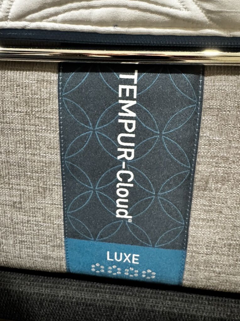 TEMPUR-Pedic TEMPUR-Cloud LUXE King-Size Mattress