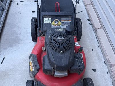 Craftsman M215 160cc 21" Gas Powered Lawn Mower with Honda Engine