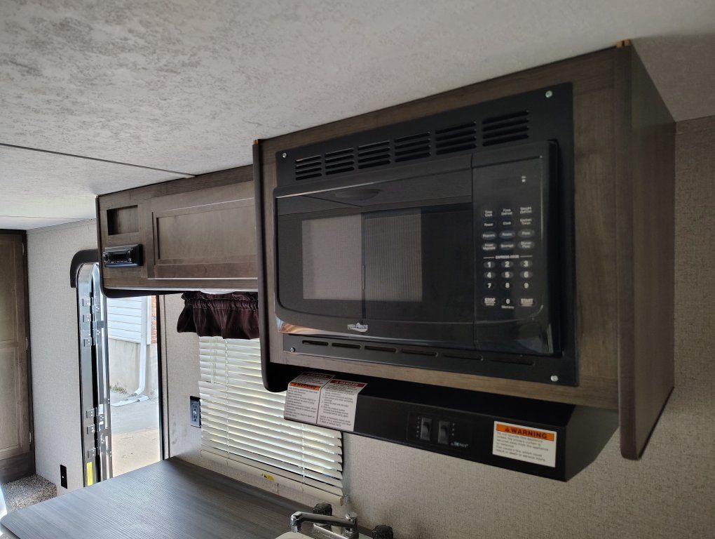 Main image 10