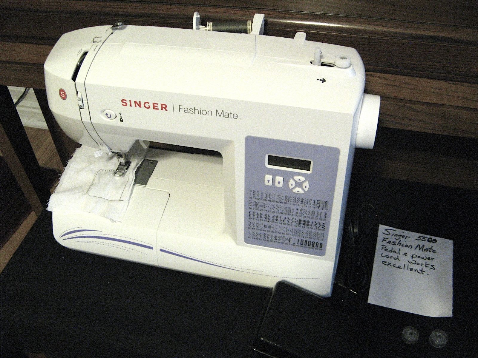 Singer Fashion Mate 5500 Computerized Sewing Machine White w/100 Stitches