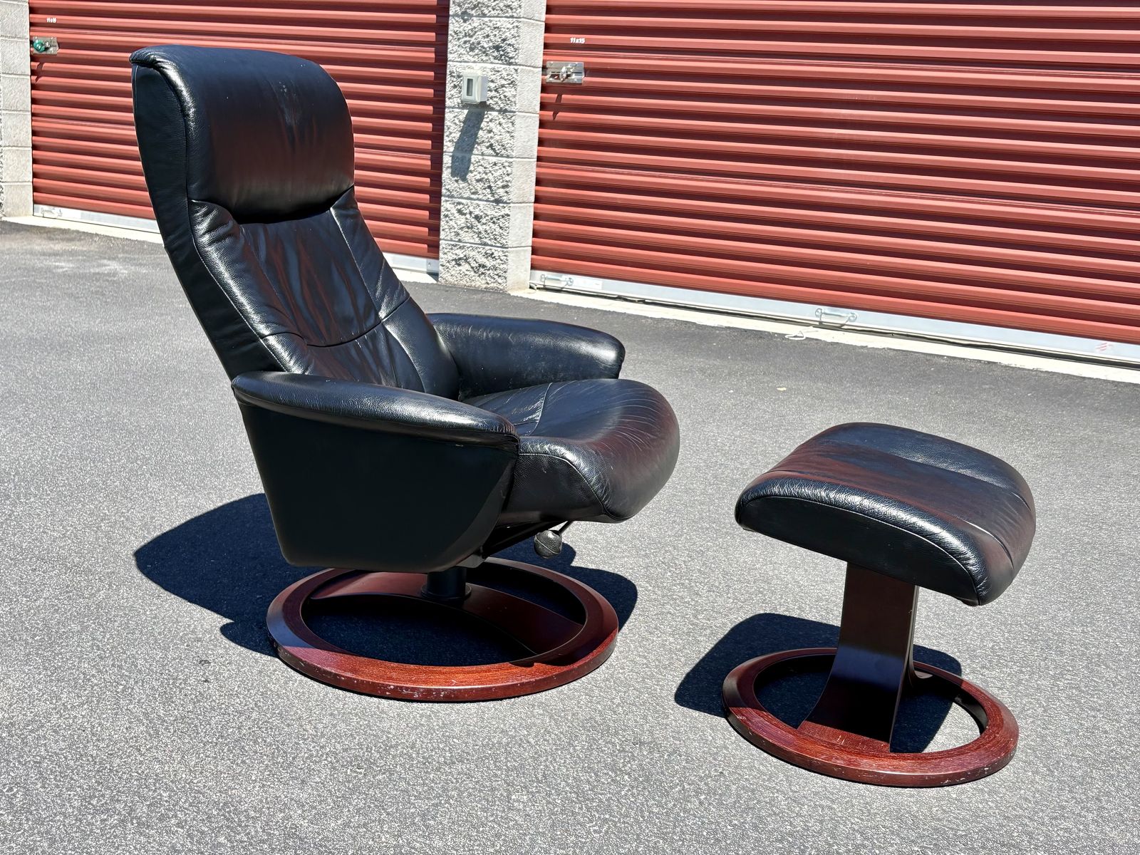 Beautiful Leather reclining swivel armchair with ottoman. Ekornes Stressless’  brand IMG of Denmark over 2k new