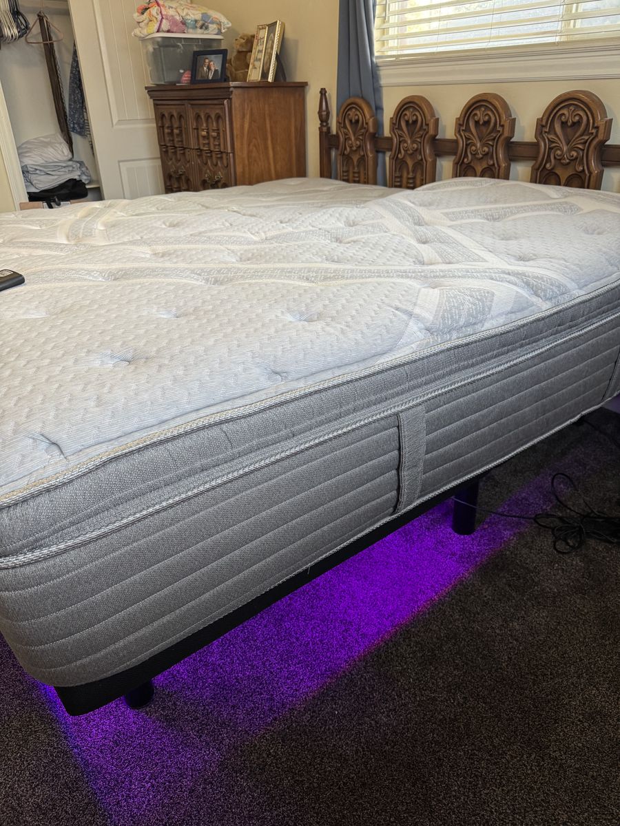 Adjustable bed base with Serta Roslyn Hybrid Euro Top Plush Twin-XL Mattress