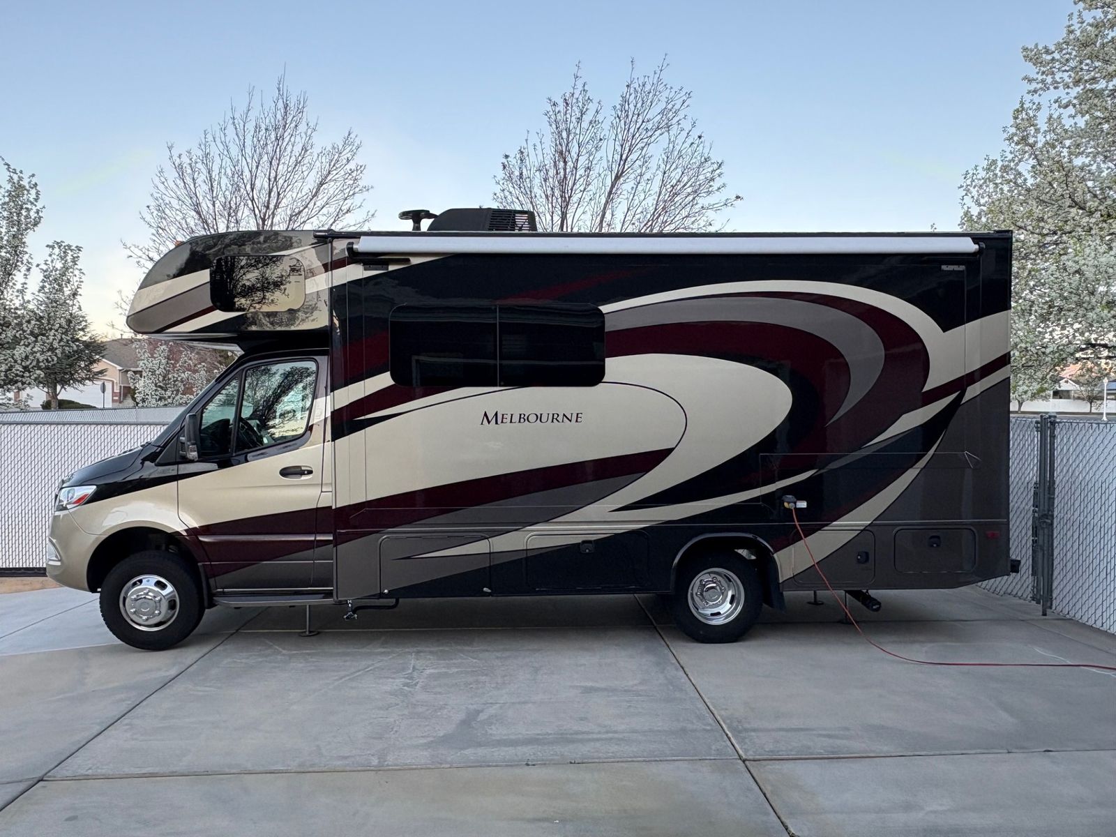 2020 Jayco Melbourne 24L (11,400 miles)