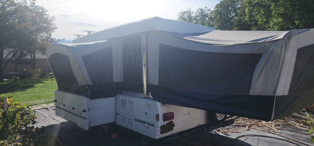 Fleetwood Coleman Utah Pop-up Up Tent Trailer